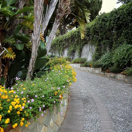 B&B Il Giardino Di Armida ベッド・アンド・ブレックファスト 3*